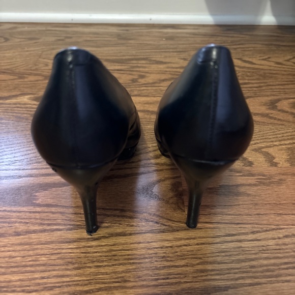 Nine West black heels - Picture 3 of 3